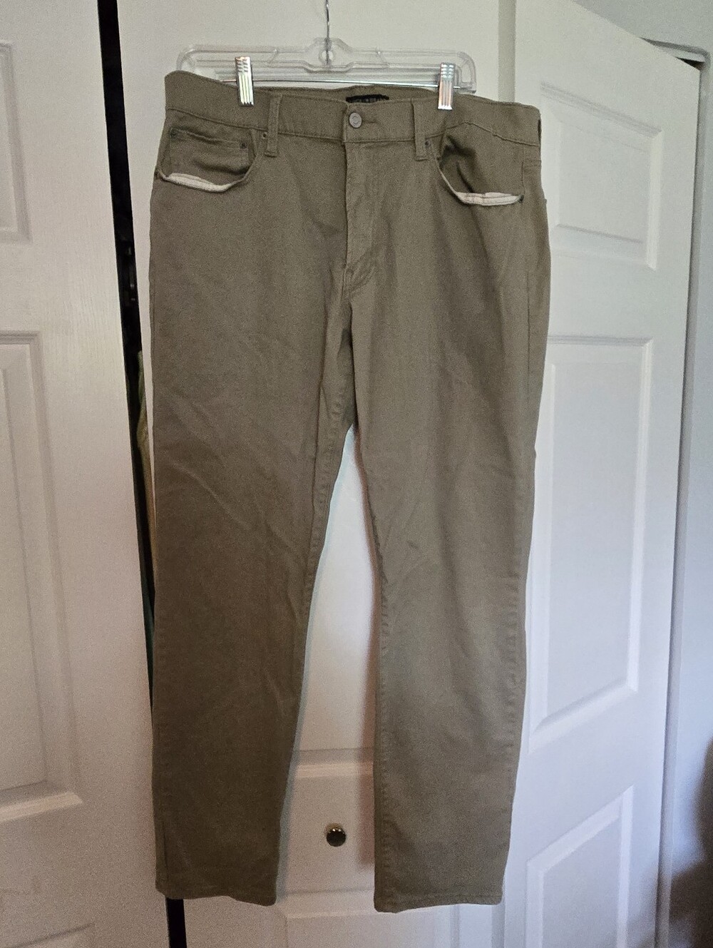Lucky Brand Men's Chino Pants in Olive Green